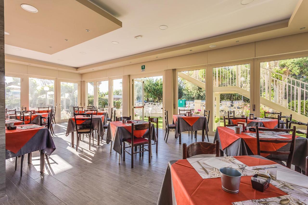 Hotel Buenos Aires Cervia Kültér fotó