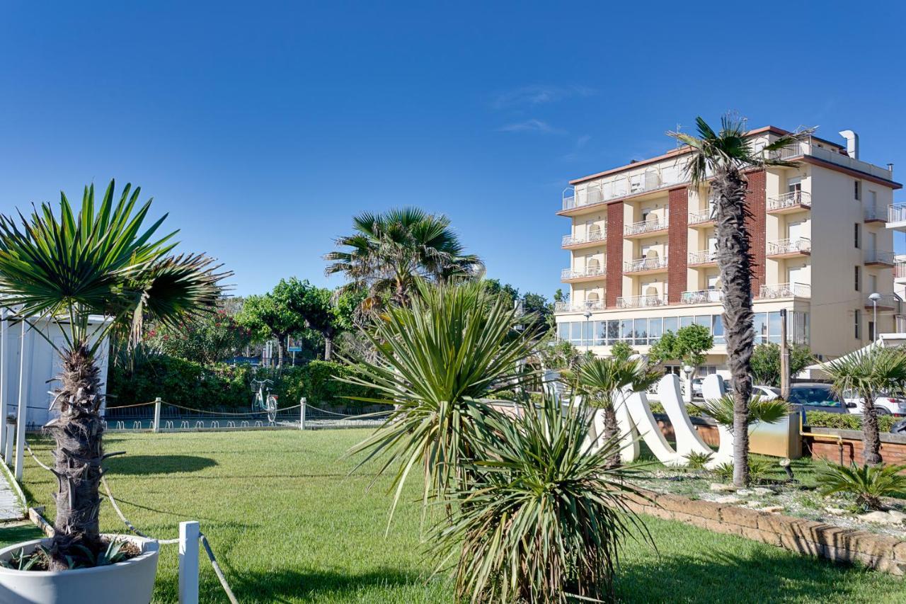 Hotel Buenos Aires Cervia Kültér fotó