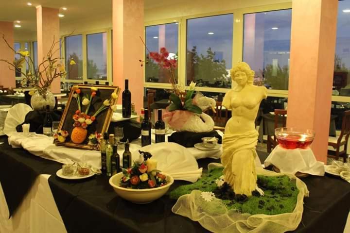 Hotel Buenos Aires Cervia Kültér fotó