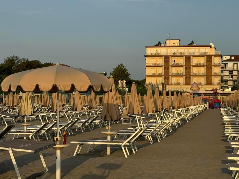 Hotel Buenos Aires Cervia Kültér fotó