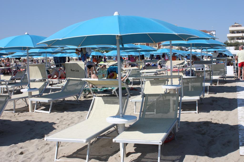 Hotel Buenos Aires Cervia Kültér fotó