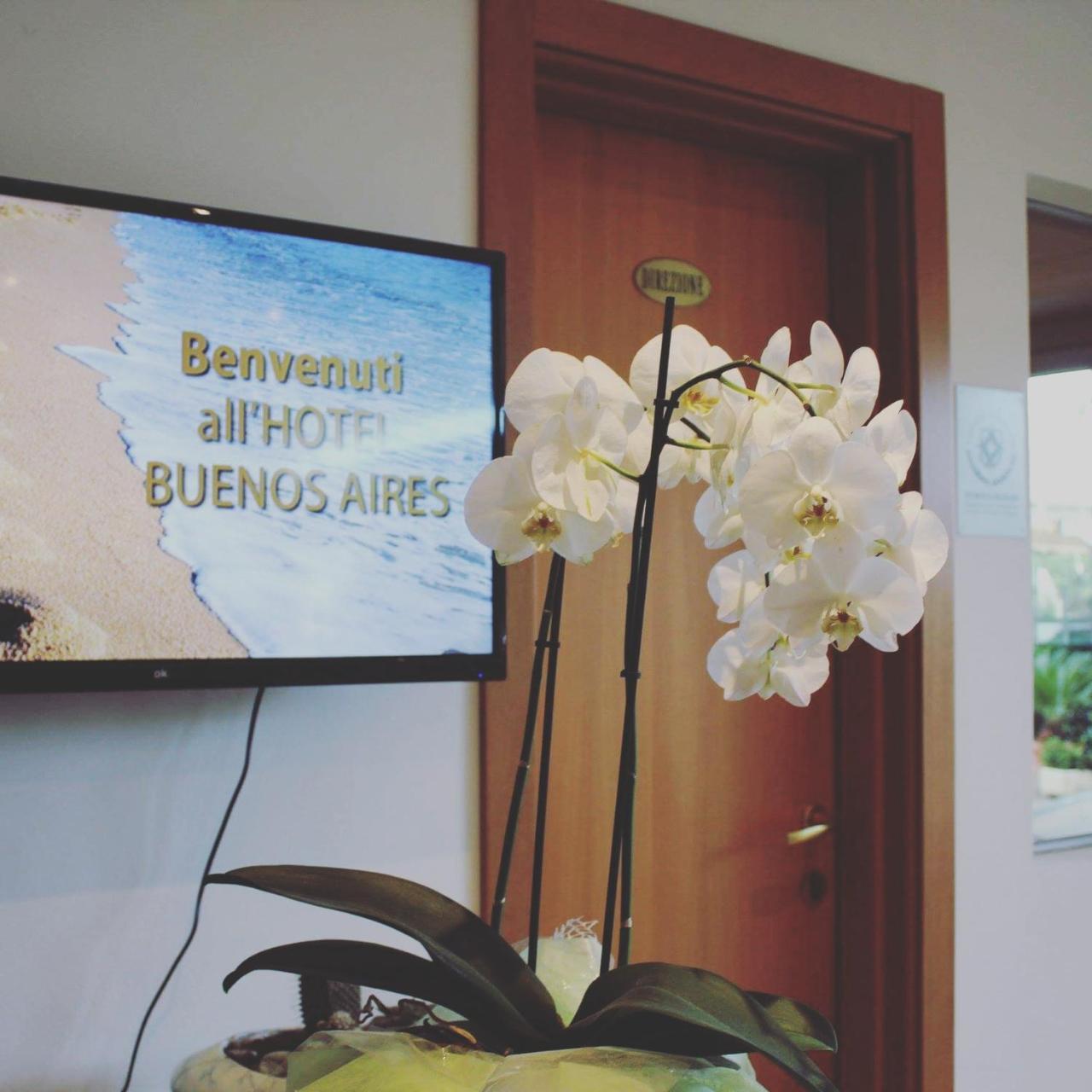 Hotel Buenos Aires Cervia Kültér fotó