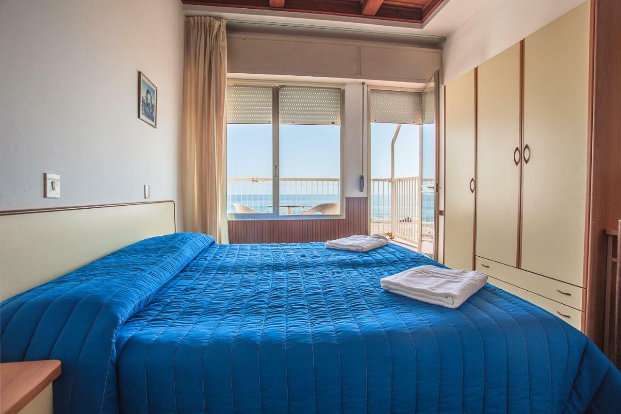 Hotel Buenos Aires Cervia Kültér fotó